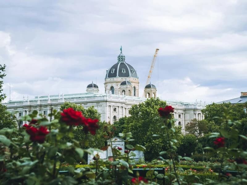 Planning to Buy Property in Vienna in 2025? A Complete Legal and Tax Guide for Foreigners